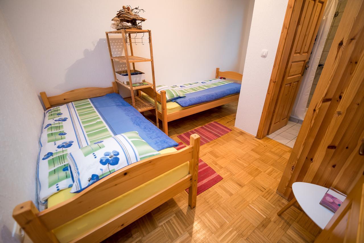 Guest House Frata Двор Экстерьер фото